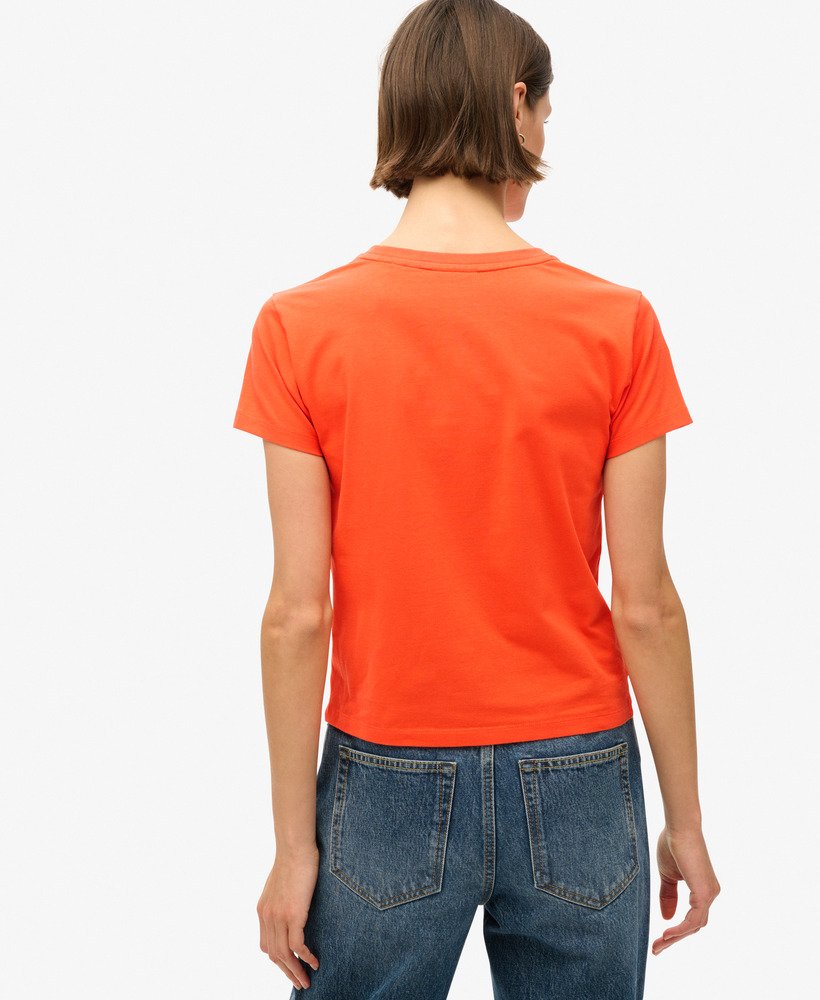 core logo city fitted t-shirt in volcanic coral