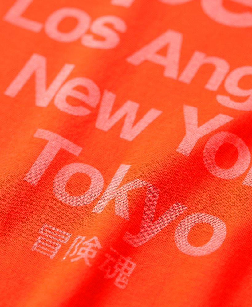 core logo city fitted t-shirt in volcanic coral