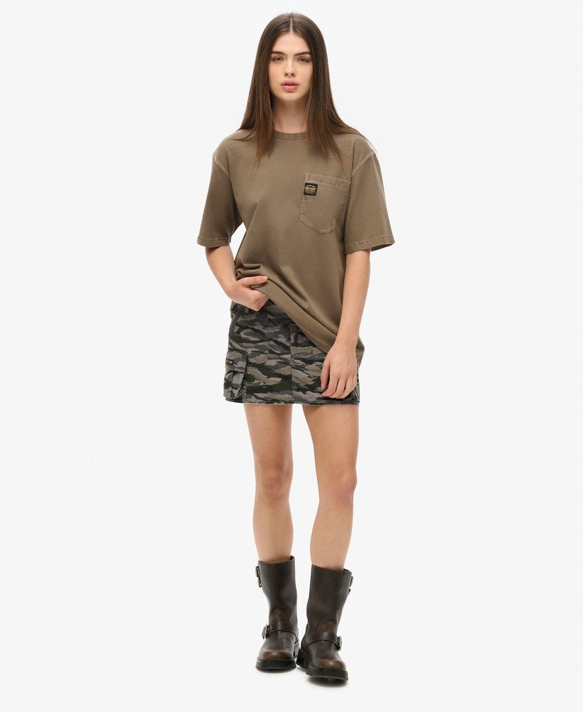 oversized t-shirt met contrasterende stiksels op de zak in gewassen morel brown.