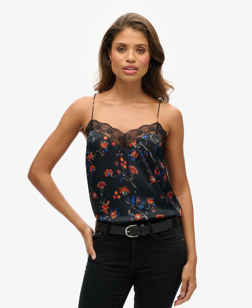 satijnen camisoletop met kanten afwerking in rinko zwarte print.