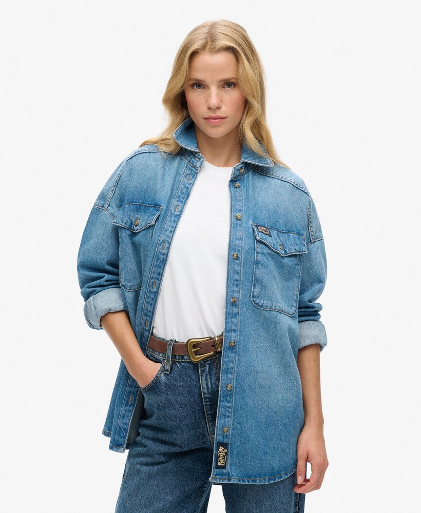 oversized denim shacket in antiekblauw