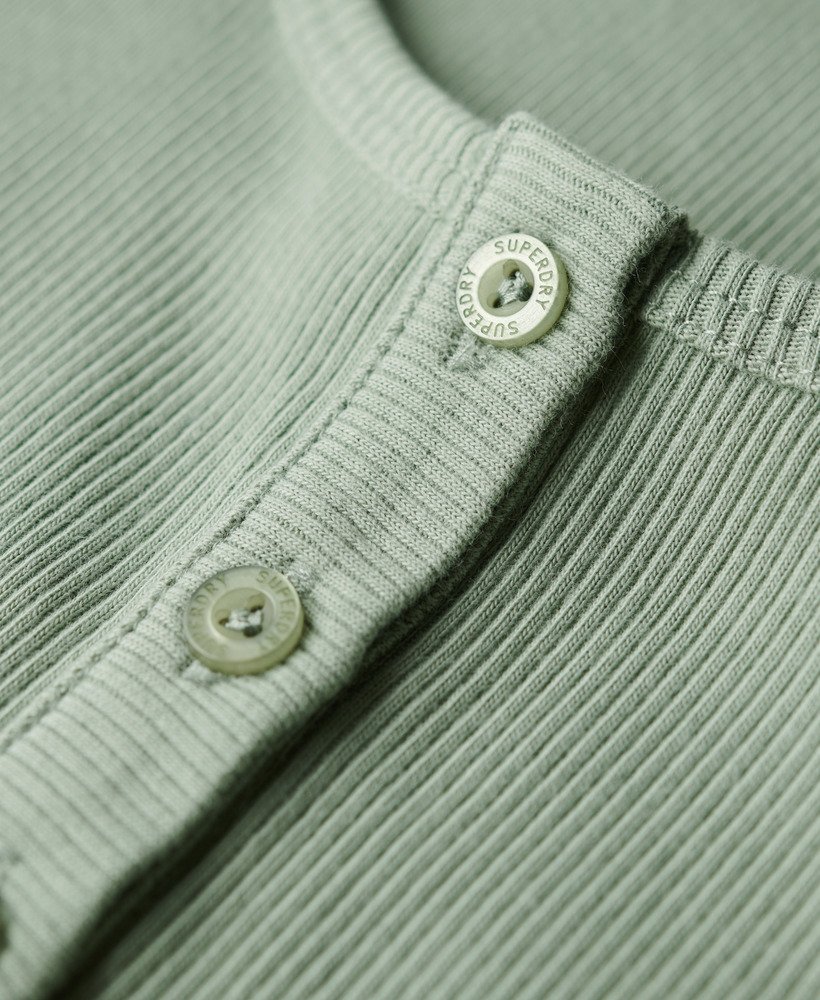 athletic essentials button down vest top in licht jadegroen