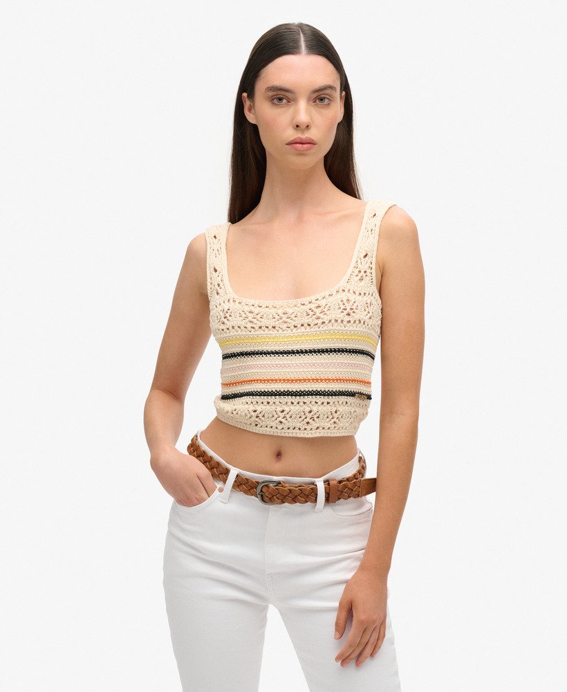 gehaakt cropped vestje met vetersluiting in botercrème ministreepjes