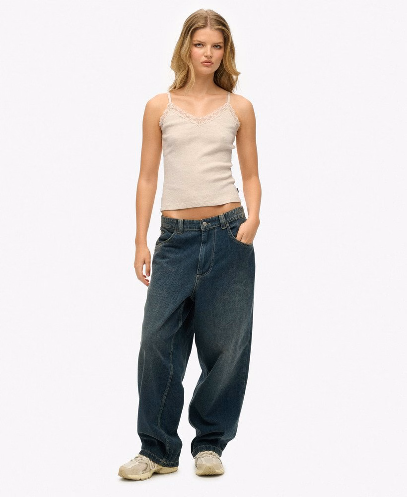Essentiële cami-top met kanten afwerking