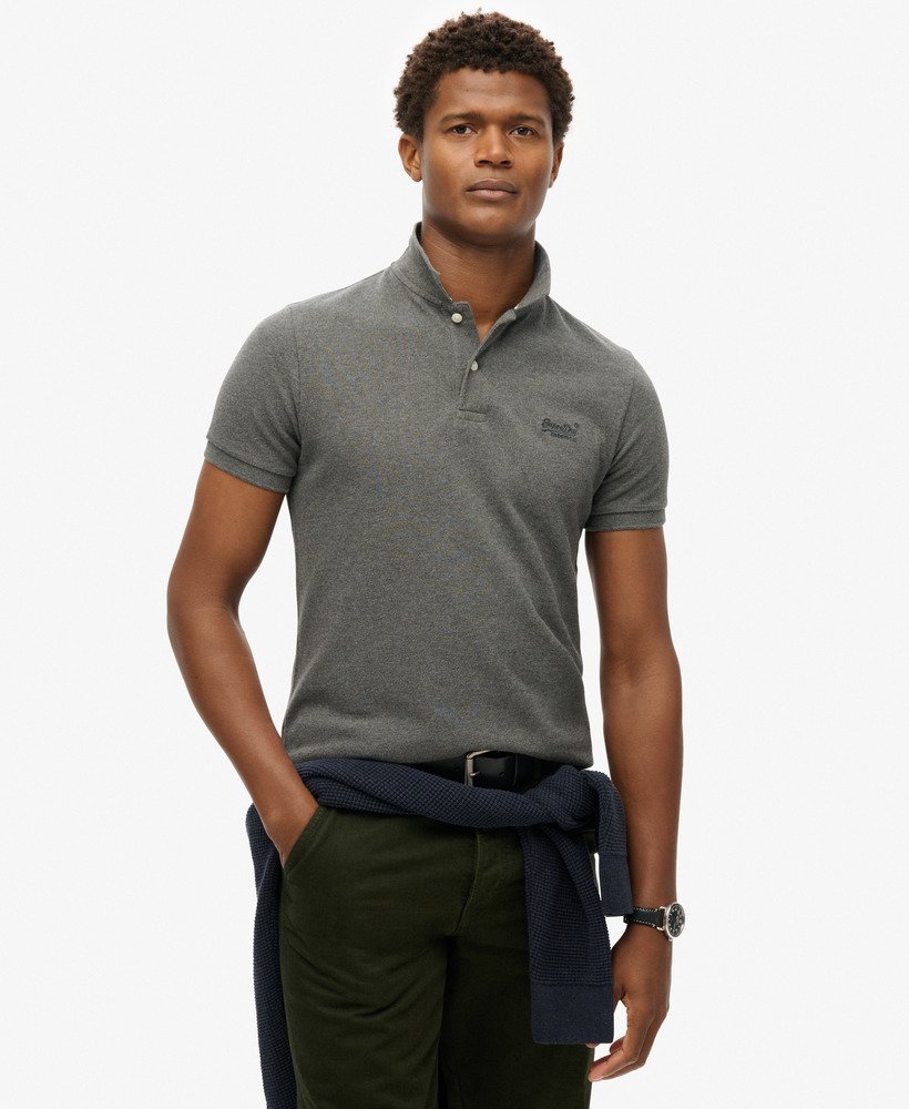 klassiek piqué poloshirt in een rijke antracietgrijze kleur.