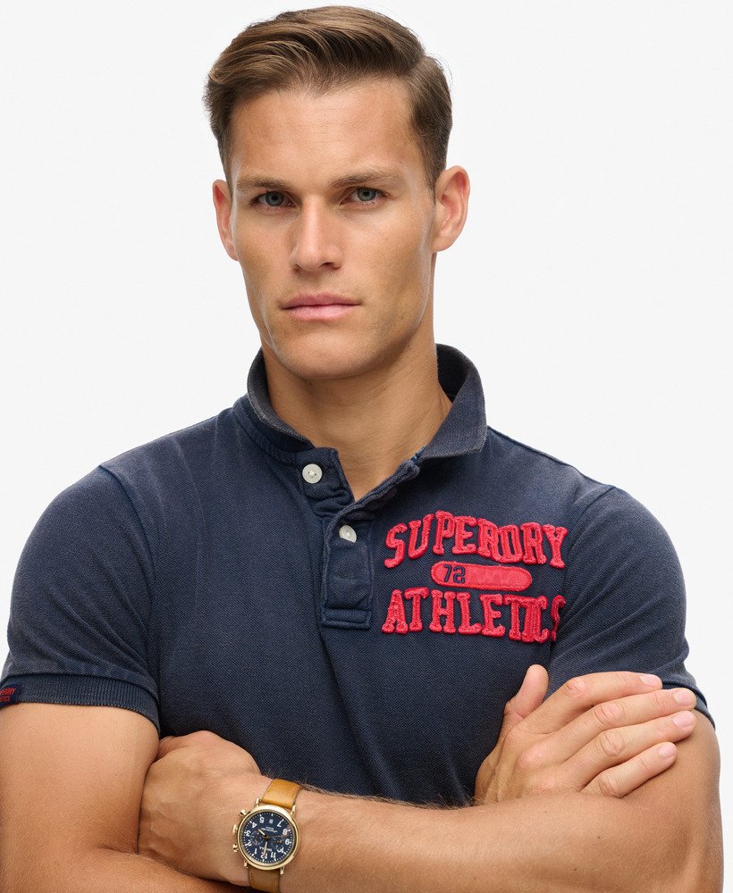 vintage sportief poloshirt in diep marineblauw.