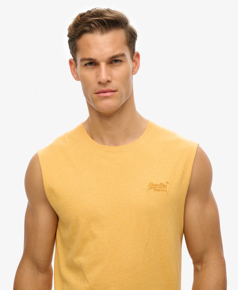 tanktop met essential logo van biologisch katoen in okergeel gemêleerd