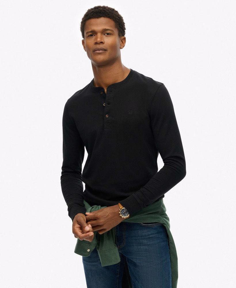 Klassieke, essentiële Henley-top