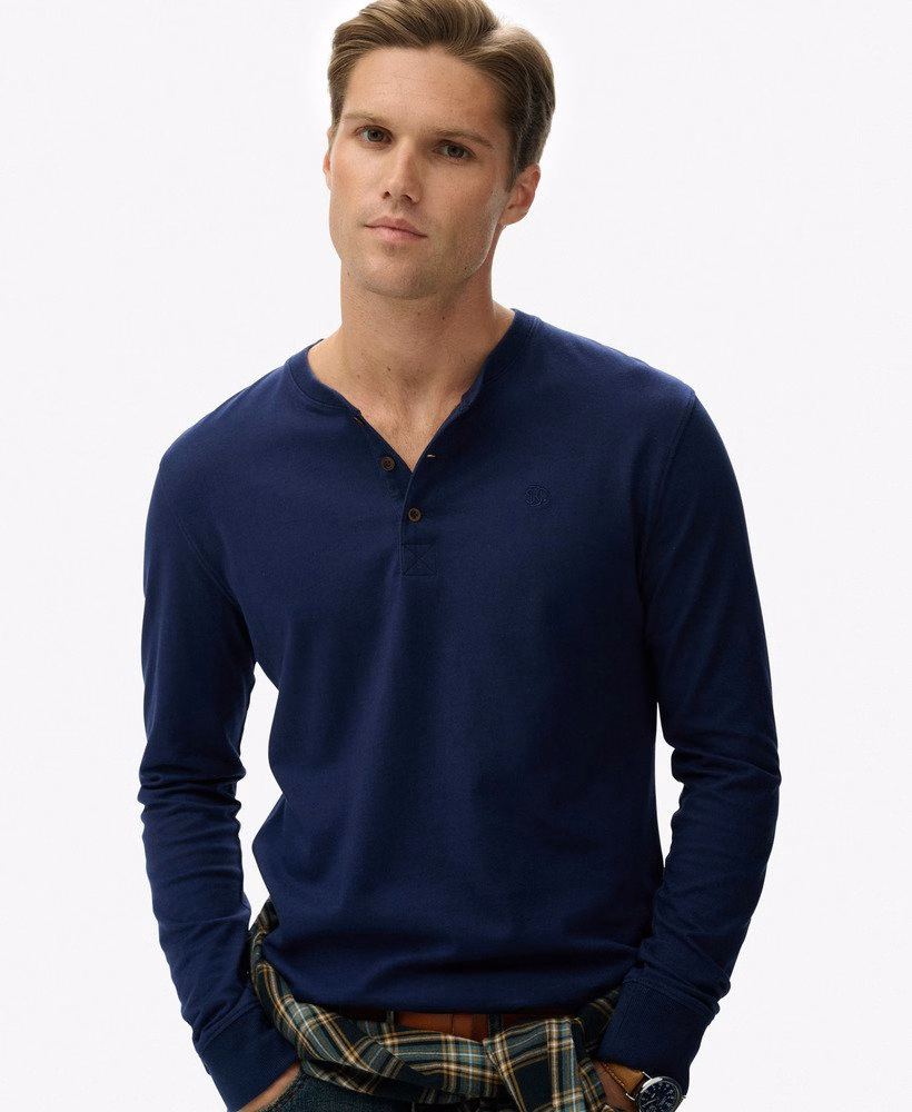 Klassieke, essentiële Henley-top