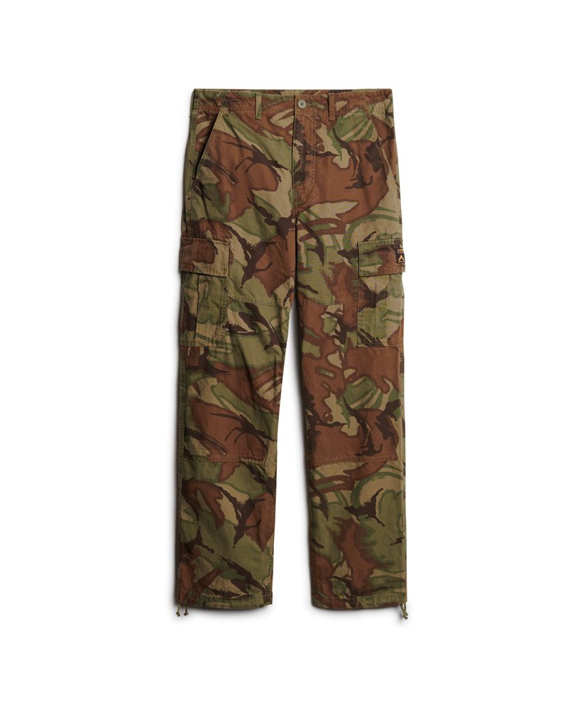 biologische katoenen baggy cargobroek met camouflageprint.