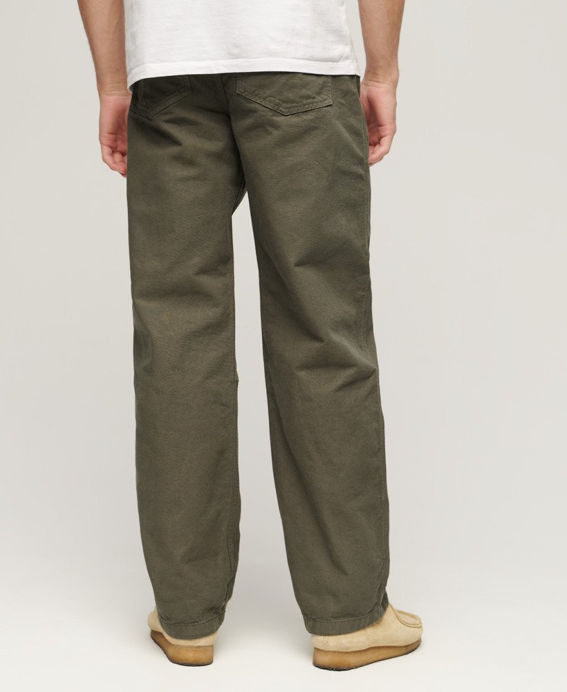 vintage timmermansbroek in dof bruin.